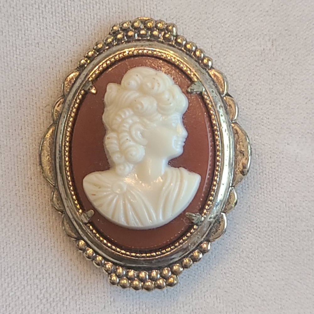 Vintage Reproduction Cameo Brooch